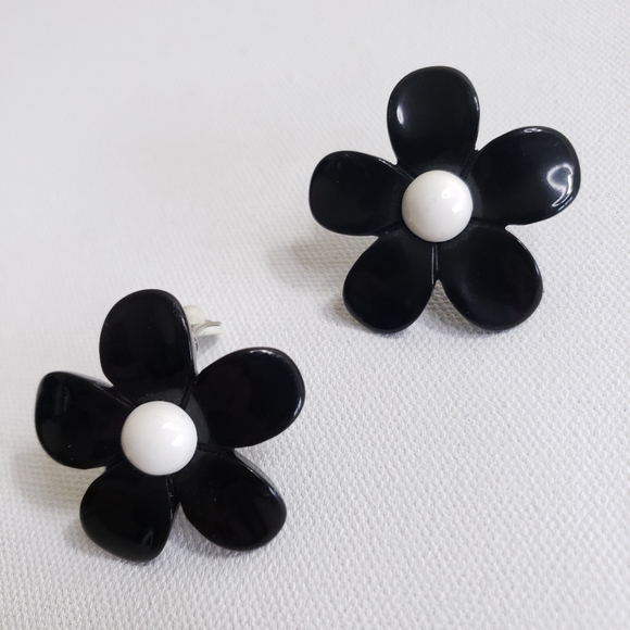 Black Flower Vintage Clip Earrings Large - Picture 6 of 11